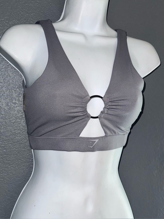 Gymshark Other - Gymshark Women’s Gray Sports Bra Cutout Crop Top size Medium - Large